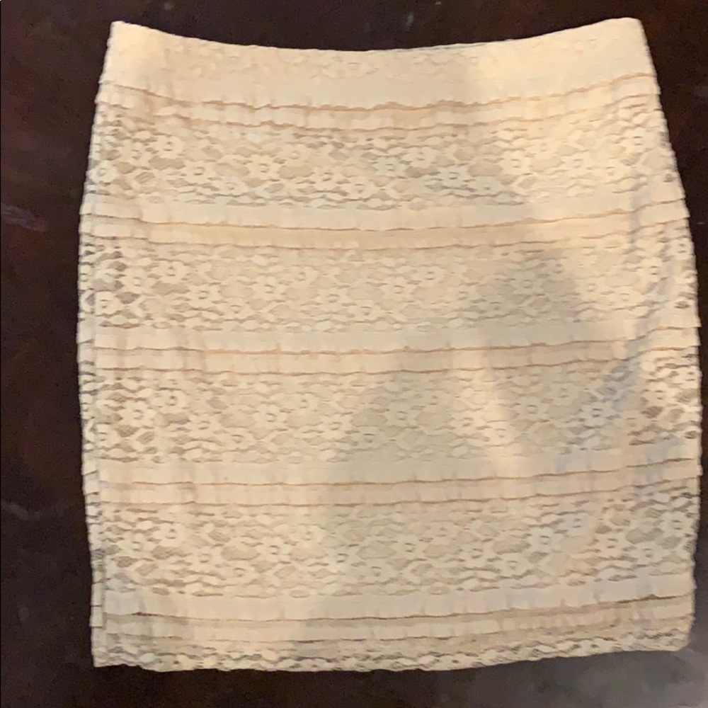 NWOT Lace mini skirt